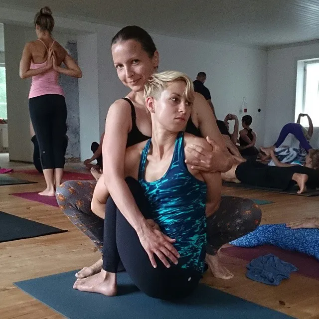 Kadi-and-Liene,-Lino-Miele-retreat-Haapsalu-07-2015